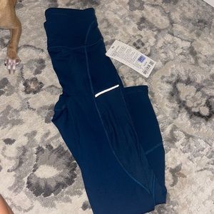 BRAND NEW LULU LEMON LEGGINGS NAVY WITH POCKETS